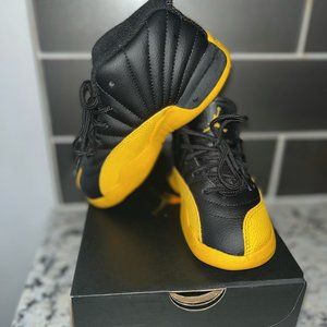 Toddlers tennis shoes, vary in sizes and styles